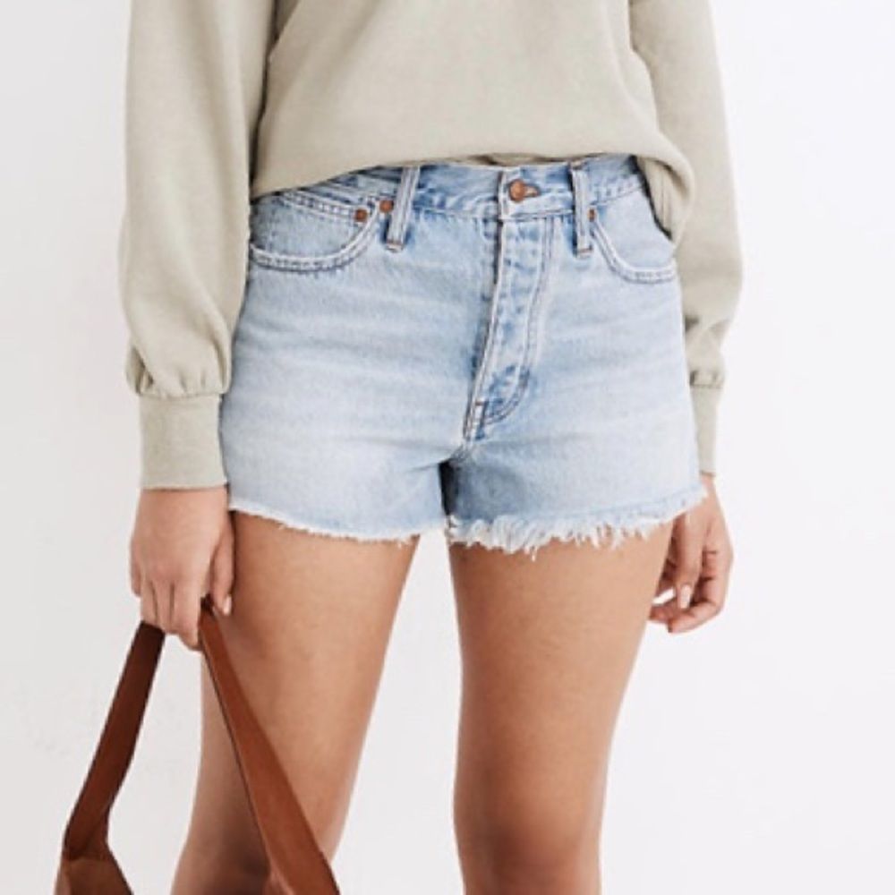 MADEWELL Curvy Relaxed Denim Shorts in Cedarcroft Wash!